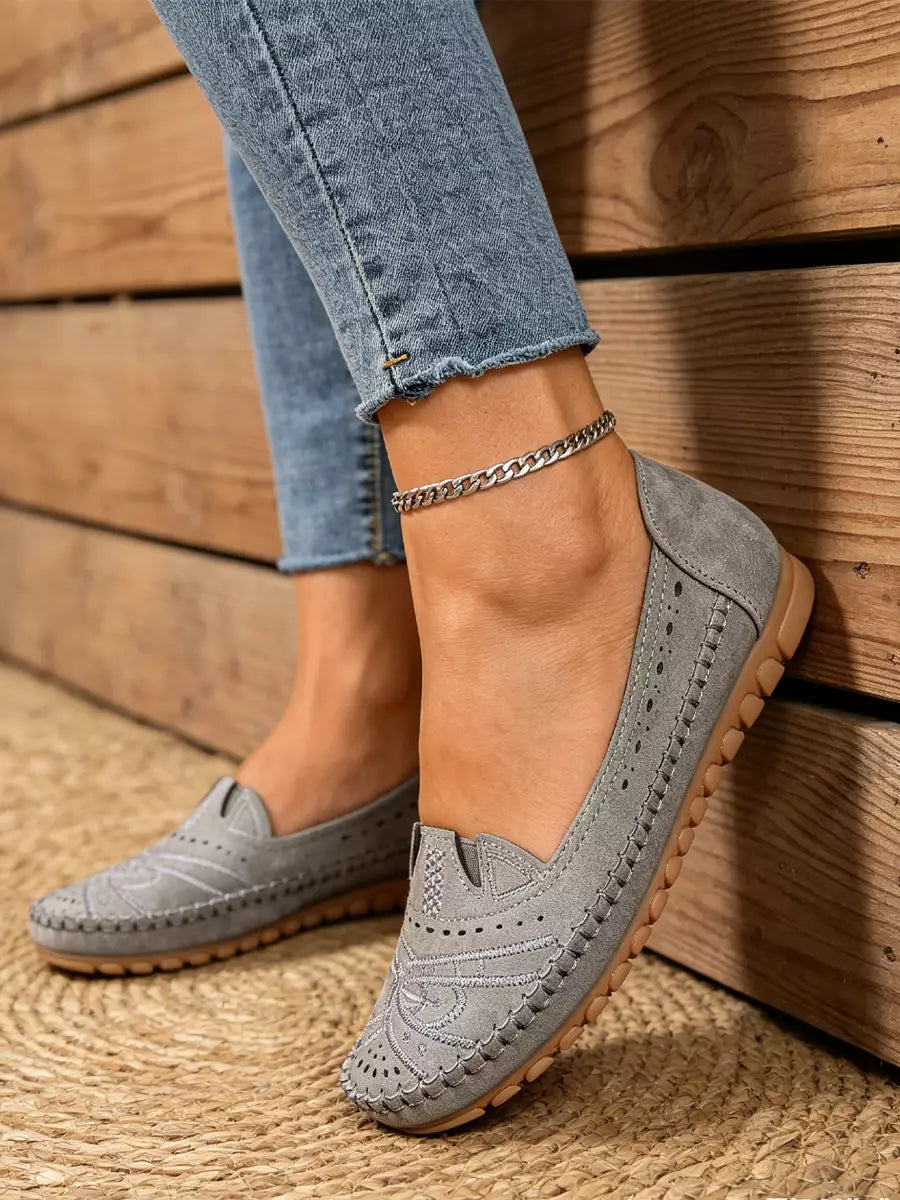 【36-43】Balerini casual perforați stil retro｜Talpă moale, confort zilnic｜Slip-on, mărimi mari
